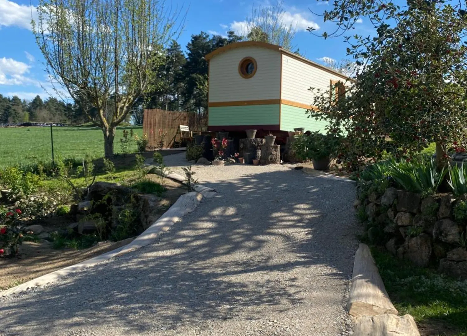 Roulotte Quatre Saisons Chez Sophie Et Gilles Hotel Monistrol-sur-Loire 0*,  France