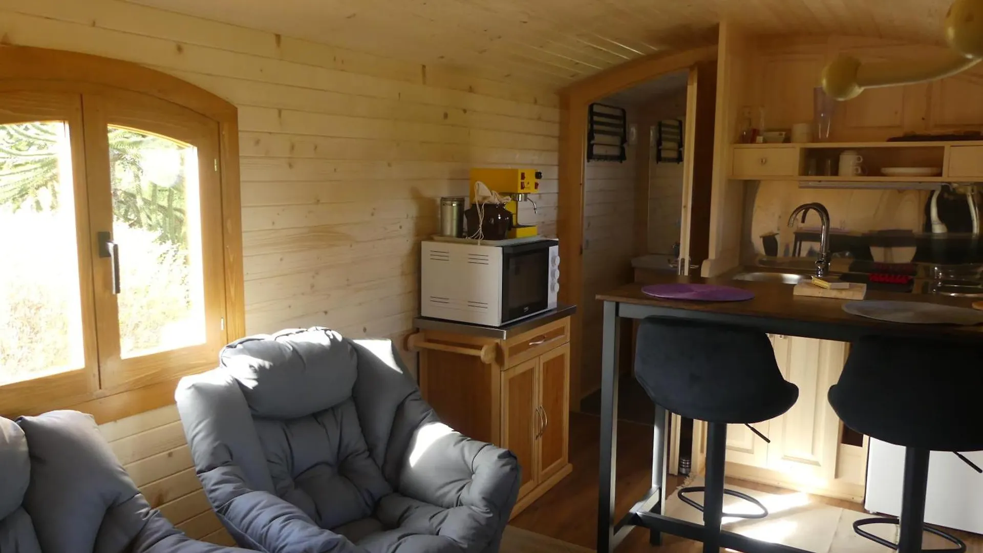 Campsite Roulotte Quatre Saisons Chez Sophie Et Gilles Hotel Monistrol-sur-Loire France